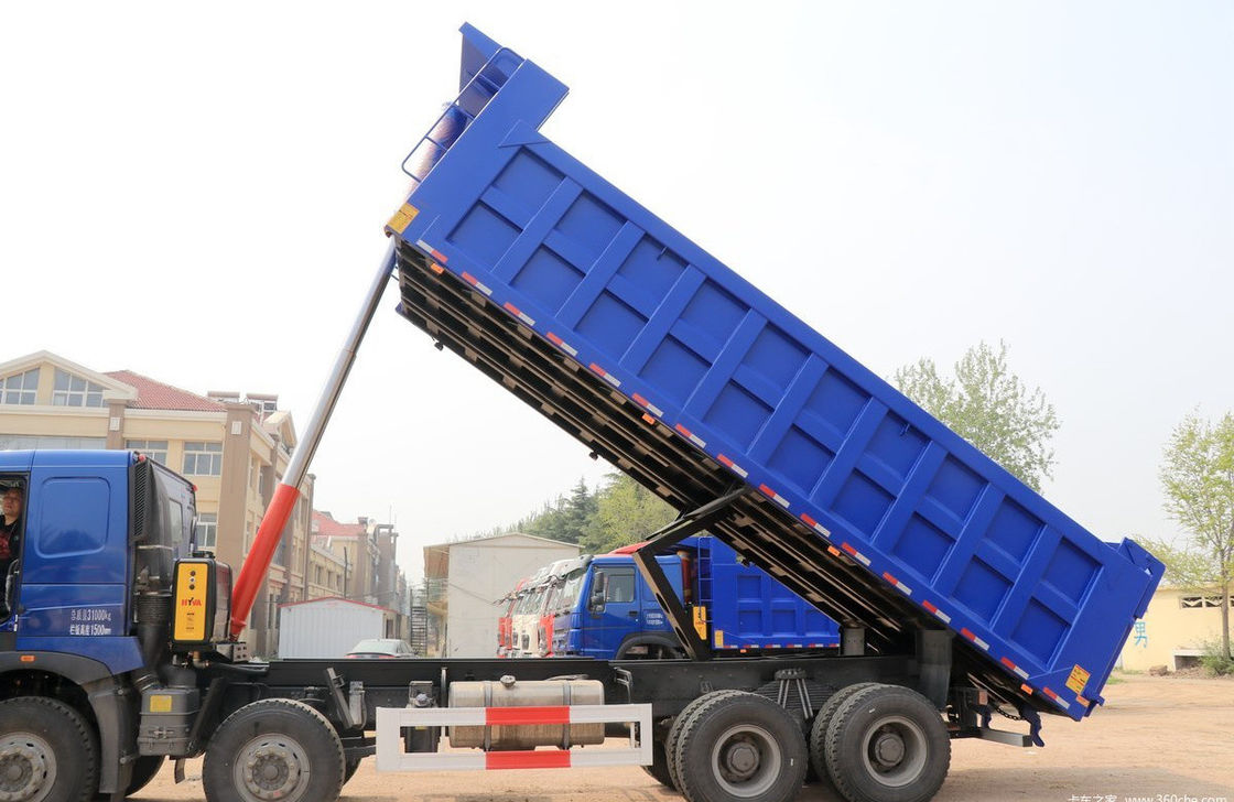 Used HOWO 440hp 8X4 Dump Truck with 30 Tons Load Capacity and 7.6x2.35x1.5m Cargo Tank