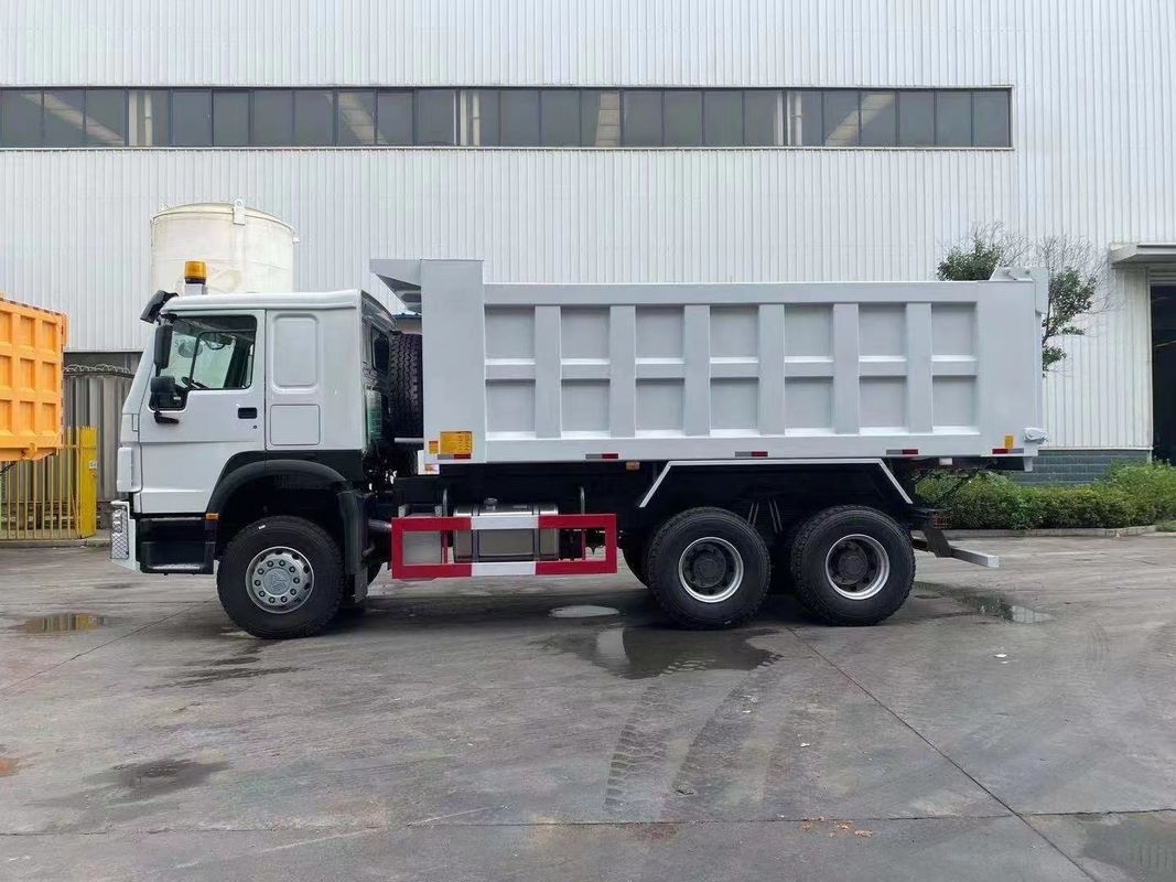 Used Sinotruk Howo 6*4 Tipper Truck with WEICHAI Engine and Good Cargo Tank Dimension