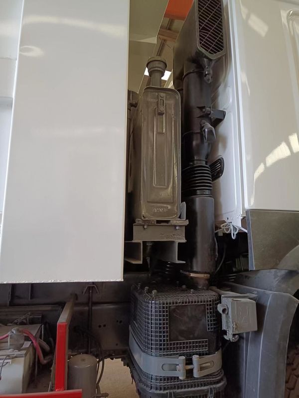 Sino Howo Dump Tipper Truck 375HP Euro 3 Second Hand Drive for Engineering Transportation