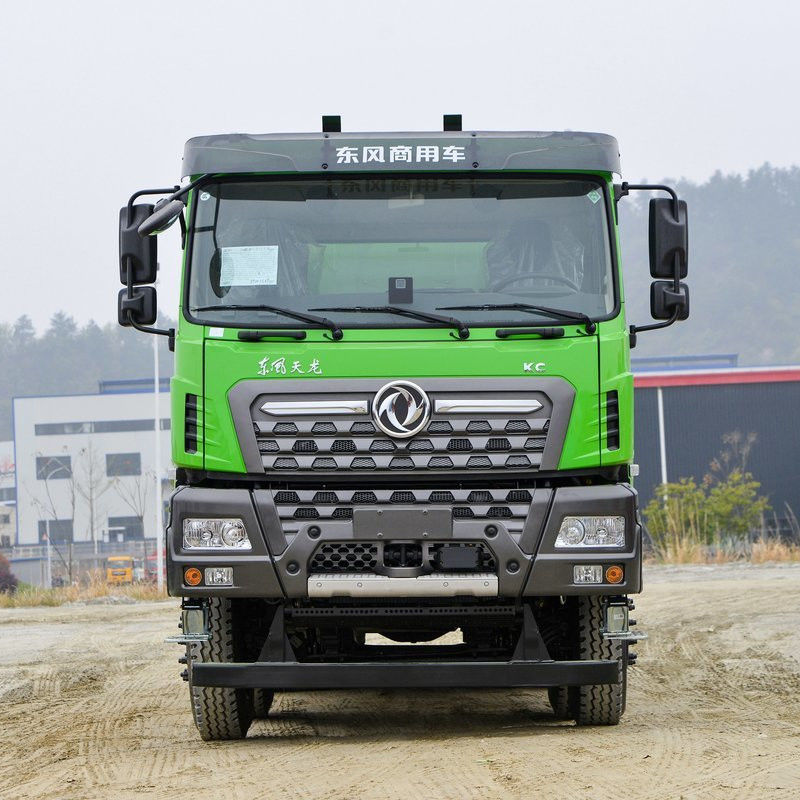 Customer's Request Dongfeng KC 600hp 8*4 Cummins Engine Diesel Eruo5 Heavy Truck