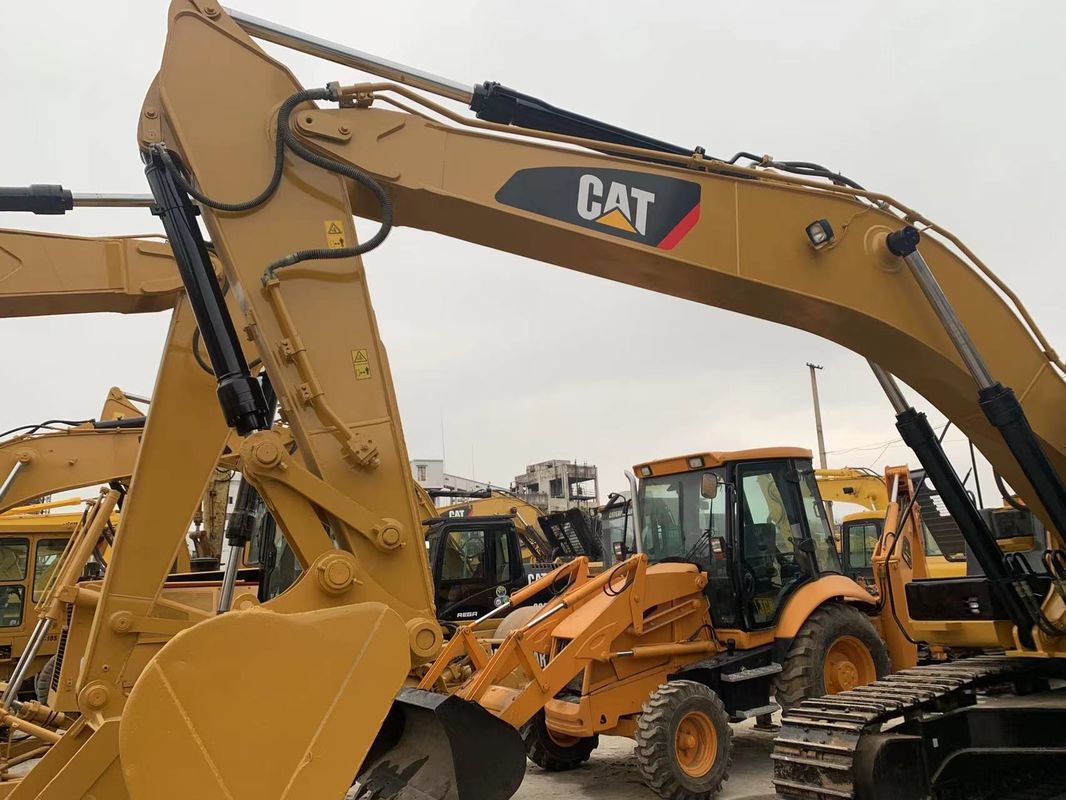 Cat 330 Excavator with 5700 Boom Length and Hydraulic Valve Kawasaki in Good Condition