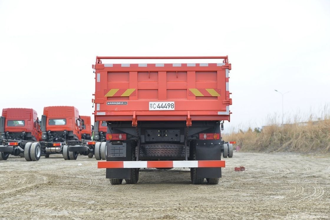 240HP Dongfeng Dump Truck 4x2 Left Hand Driving 2 Passengers Perfect for Construction