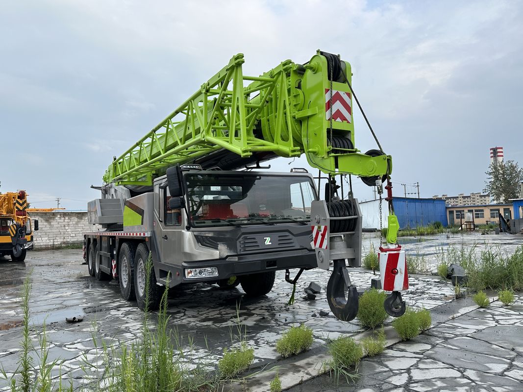 25ton Mobile Crane in Malaysia Zoomlion 130 Ton Truck Crane for Various Applications