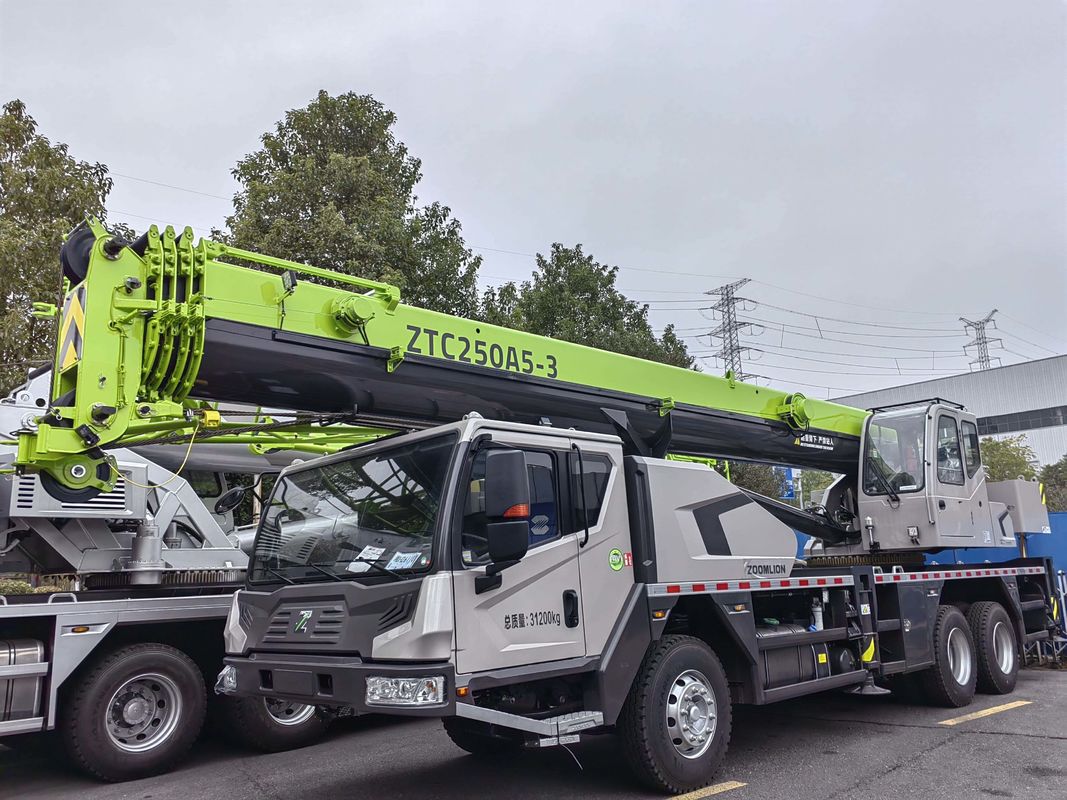 25 Ton Mobile Crane Zoomlion Truck Crane in Good Condition with 2001-4000 Working Hours