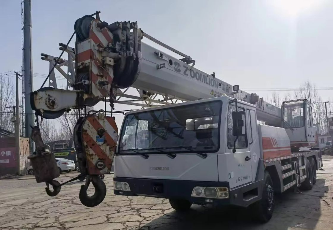 37% Maximum Climbing Grade Mobile Truck Crane 50 Ton QY25V Zoomlion Used Crane Truck