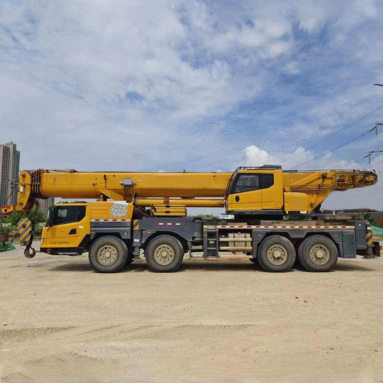 300 Ton Mobile Crane Zoomlion Crane for Truck Used 44 Max. Lifting Load Chinese Telescopic