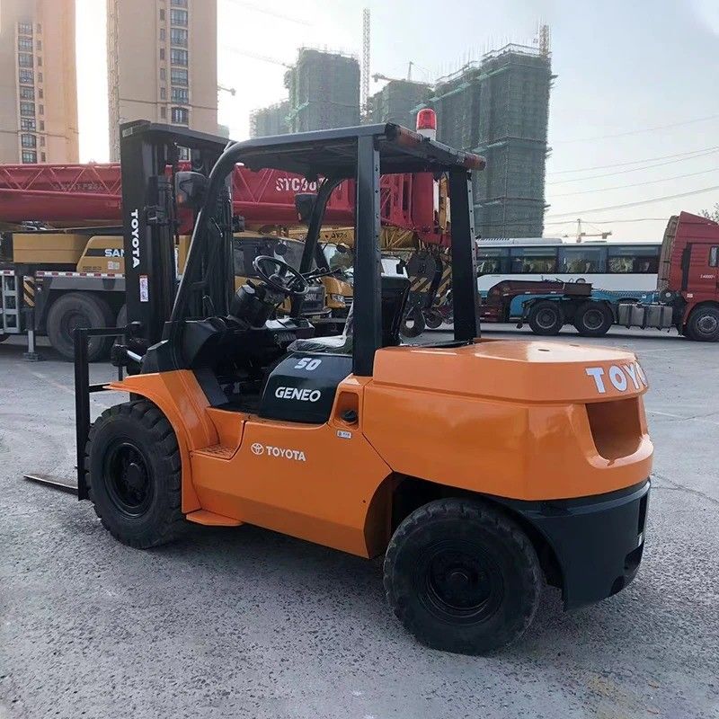 Non-slip Off-road Tire Electric Forklift Truck with Toyota Engine and 1.5ton 3ton 5ton