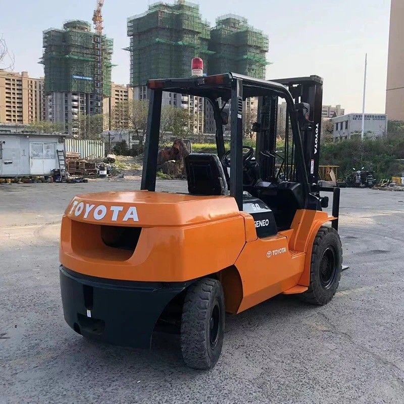 Non-slip Off-road Tire Electric Forklift Truck with Toyota Engine and 1.5ton 3ton 5ton