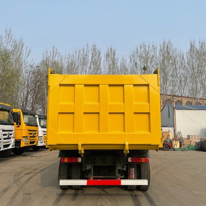 12 Tire Number Howo 8x4 Dump Truck Tipper Trucks with 300-400L Fuel Tank Capacity