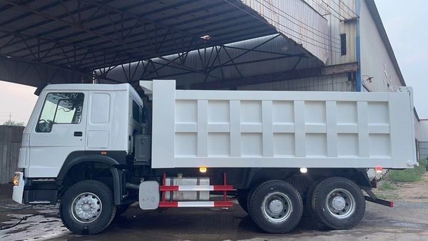 Sinotruk 6X4 HOWO 10 Wheeler Cargo Truck 336hp 371hp for Engineering Transportation
