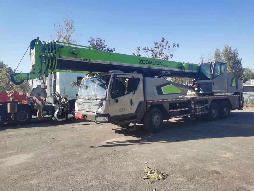 Zoomlion 25 Ton Crane the Perfect Combination of Power and Precision for Construction Wor