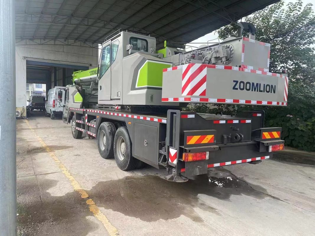 Zoomlion Mobile Crane Truck 25T Used Crane with 25TON Max. Lifting Load in Green
