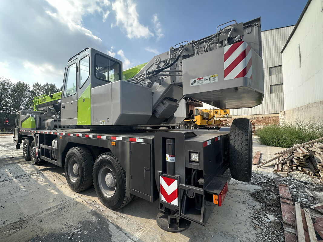 Telescopic Straight Boom Crane 50 Ton 55 Ton ZTC550 Used Truck Crane with Low Weight