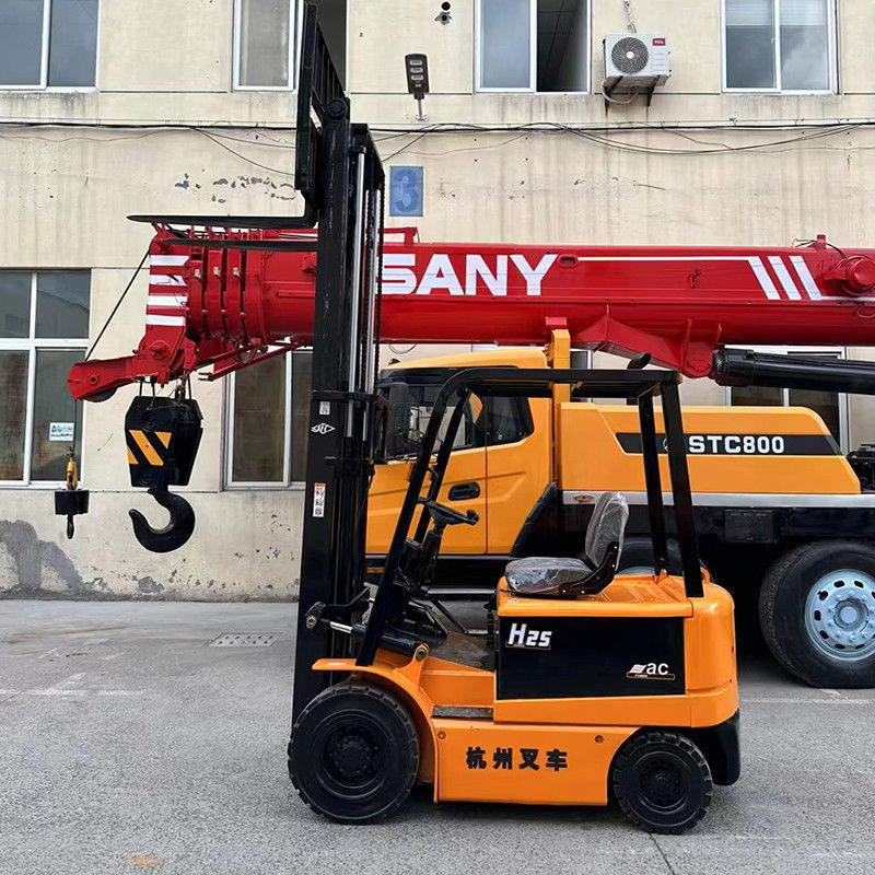Forklift Electric 4x4 2 Ton Used with Non-slip Off-road Tire and Fork Length 1070mm