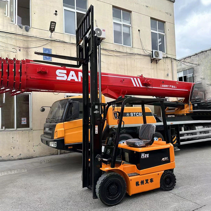 Forklift Electric 4x4 2 Ton Used with Non-slip Off-road Tire and Fork Length 1070mm