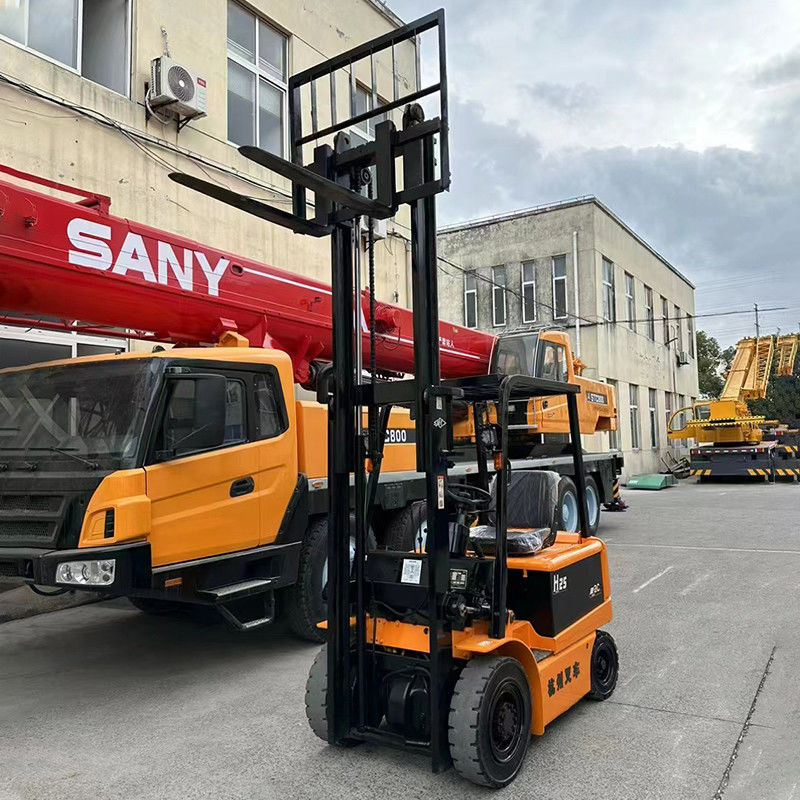 Forklift Electric 4x4 2 Ton Used with Non-slip Off-road Tire and Fork Length 1070mm