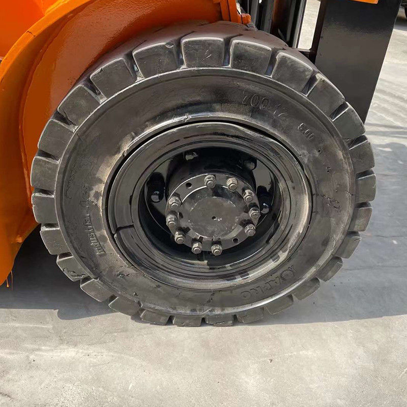 Non-slip Off-road Tire 2 Doors 2.5ton Electric Forklift with 2500 kg Weight