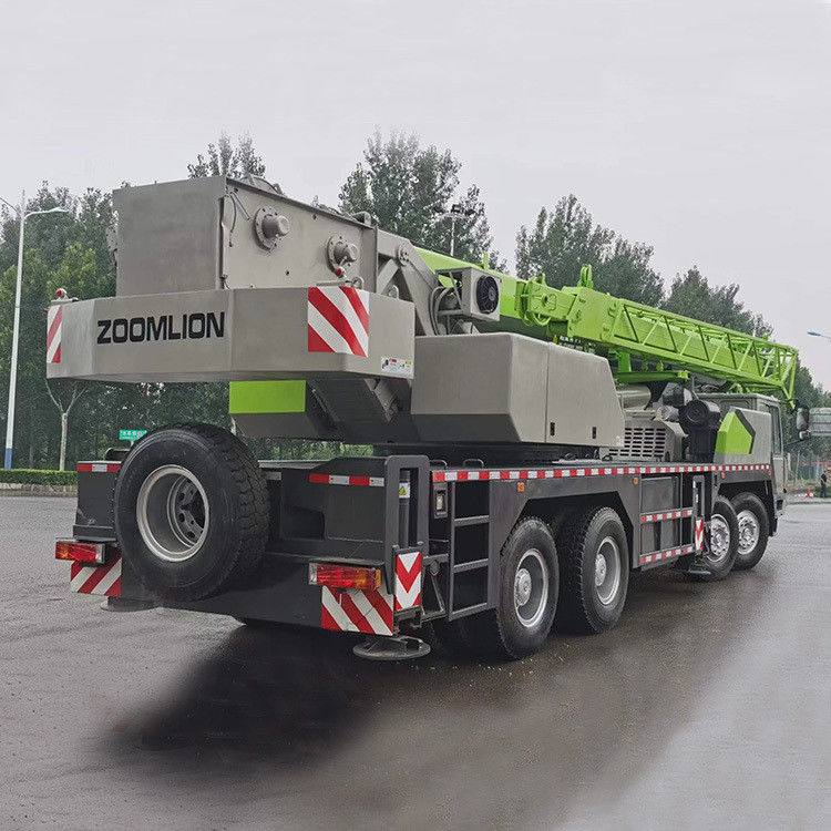 Used Zoomlion Crane Truck 55 Ton Telescopic Hydraulic Cranes with 8-Cylinder Diesel Engine