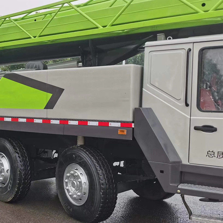 Used Zoomlion Crane Truck 55 Ton Telescopic Hydraulic Cranes with 8-Cylinder Diesel Engine
