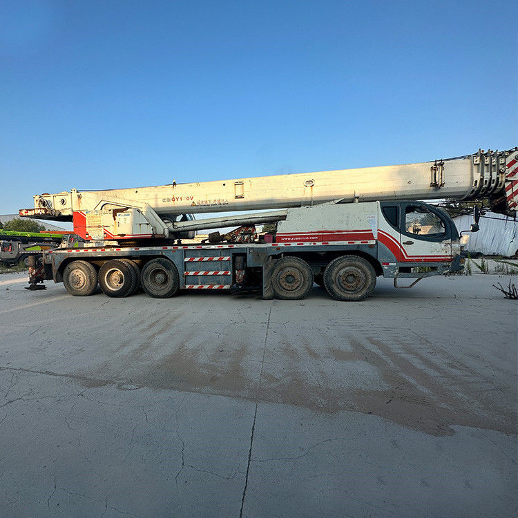 25 Ton Zoomlion Construction Crane with White Color and Hydraulic Cylinder