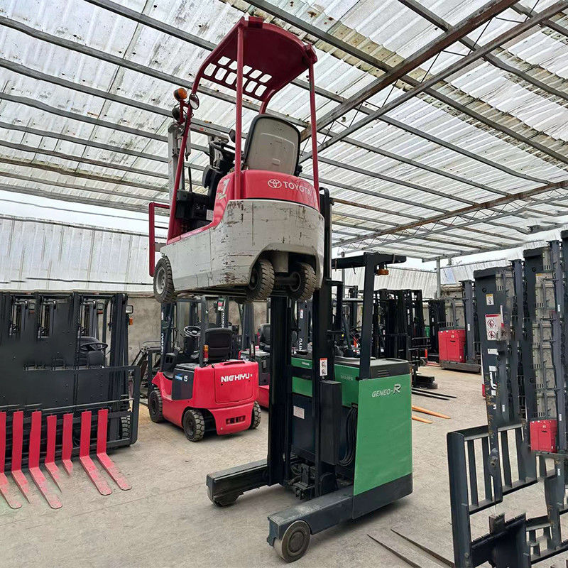 Sell 105 Ton Electric Diesel Forklift with Non-slip Off-road Tire and 150m Fork Width