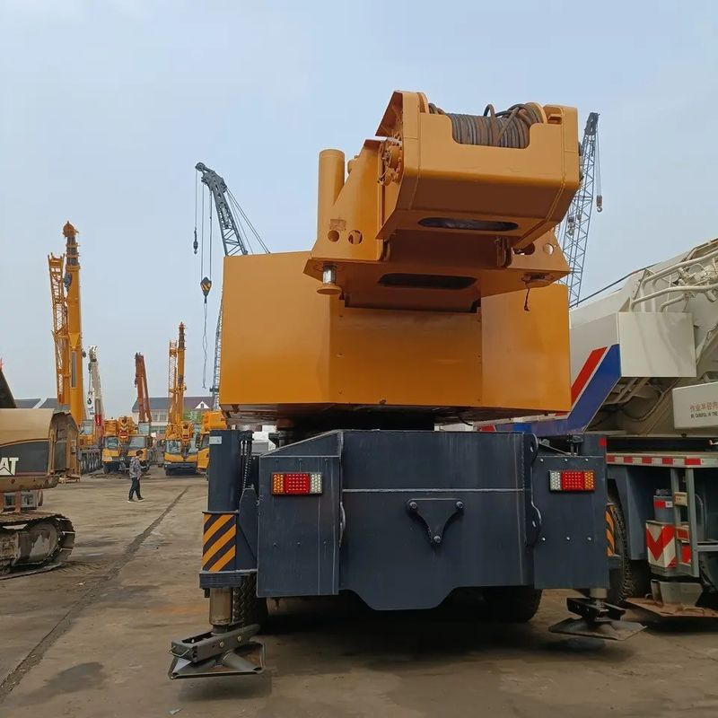 Top STC1000T 100ton Heavy Duty Hydraulic Truck Crane with Max. power of 353/1900kW/rpm