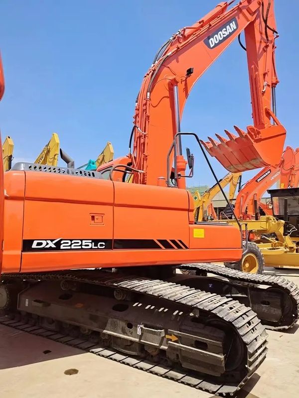 Max Digging Radius 10705 mm 110 kw Good Condition Doosan DX225 LC Crawler Digger Excavator
