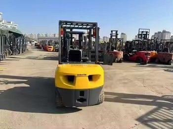 Used Komatsu FD30 3 Ton Diesel Forklift in Japan with 4D94LE Engine Model