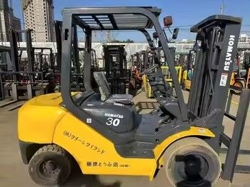 Used Komatsu FD30 3 Ton Diesel Forklift in Japan with 4D94LE Engine Model