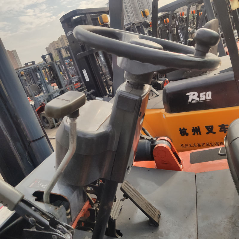 Second Hand 5 Tons Forklift with Heli Isuzu Engine Rated Lifting Capacity 3 Tons