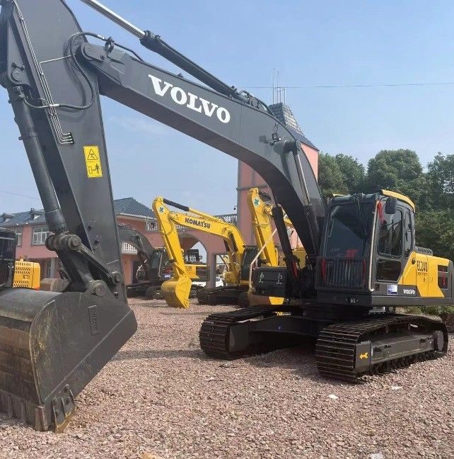 Top- EC420 Used Excavator with Cummins Engine and Liyuan Hydraulic Valve at Affordable