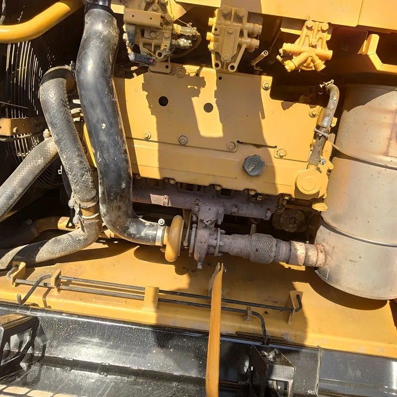 Hot Item in Second Hand Komatsu PC200 Excavator with 3.1/4.2/5.5km/h Walking Speed