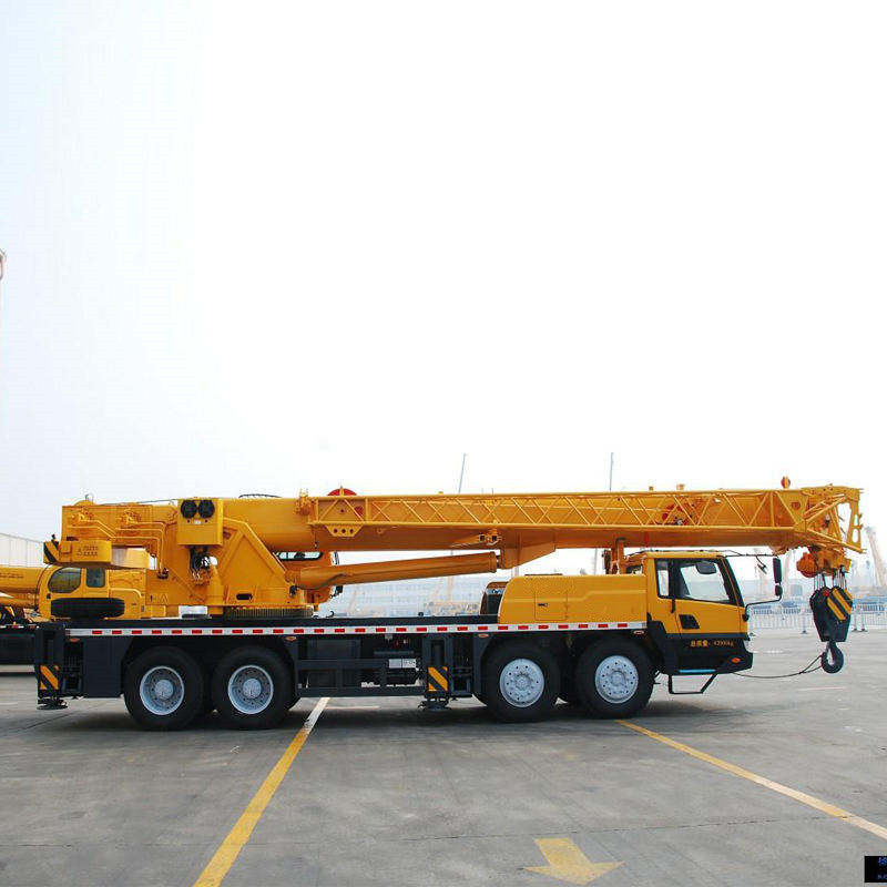 5000 kg Weight Top Truck Crane Qy50k with High Lifting and High Operating Efficiency