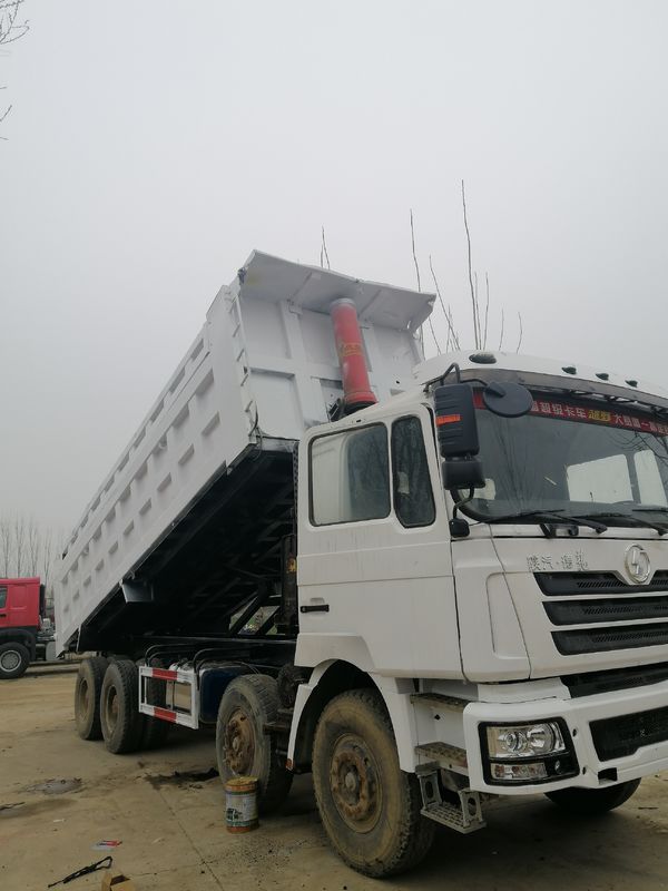 39000kg Curb Weight Shacman F3000 8x4 Tipper Truck Dump Truck 6.2-8m Cargo Tank Length