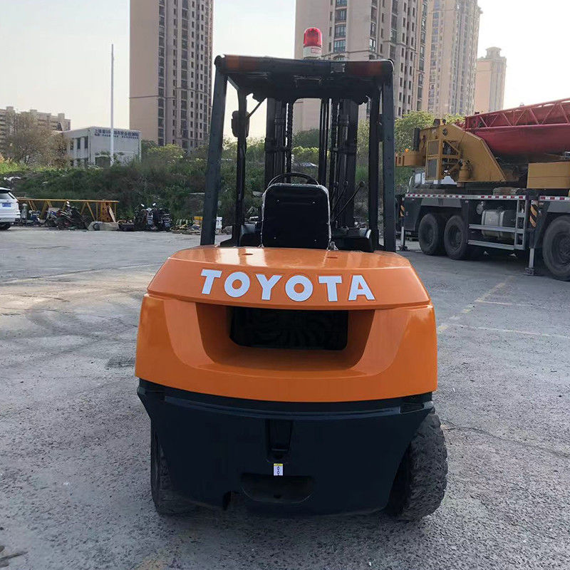 Used 5 Ton Diesel Forklift with Automatic Transmission 4-Wheel Drive and Fork Width 125