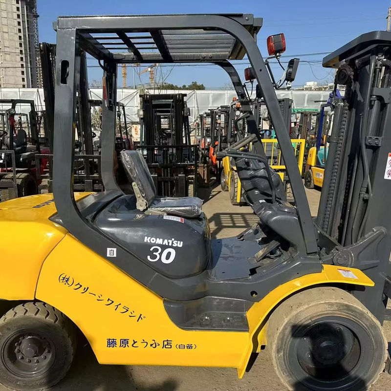 Home FD30 Original Japan Komatsu Used Forklift Loading Machine with 150mm Fork Width