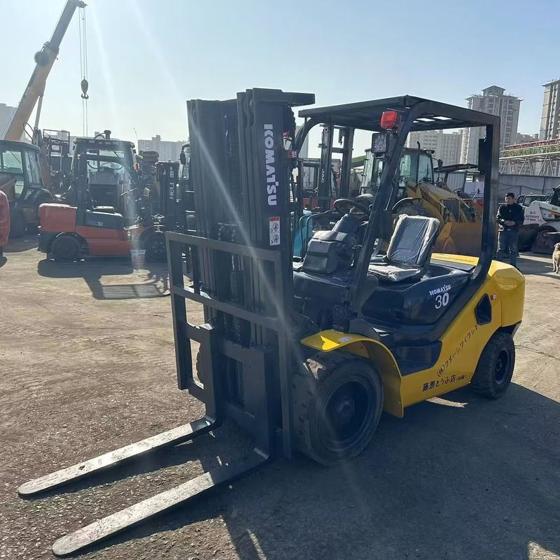 Home FD30 Original Japan Komatsu Used Forklift Loading Machine with 150mm Fork Width
