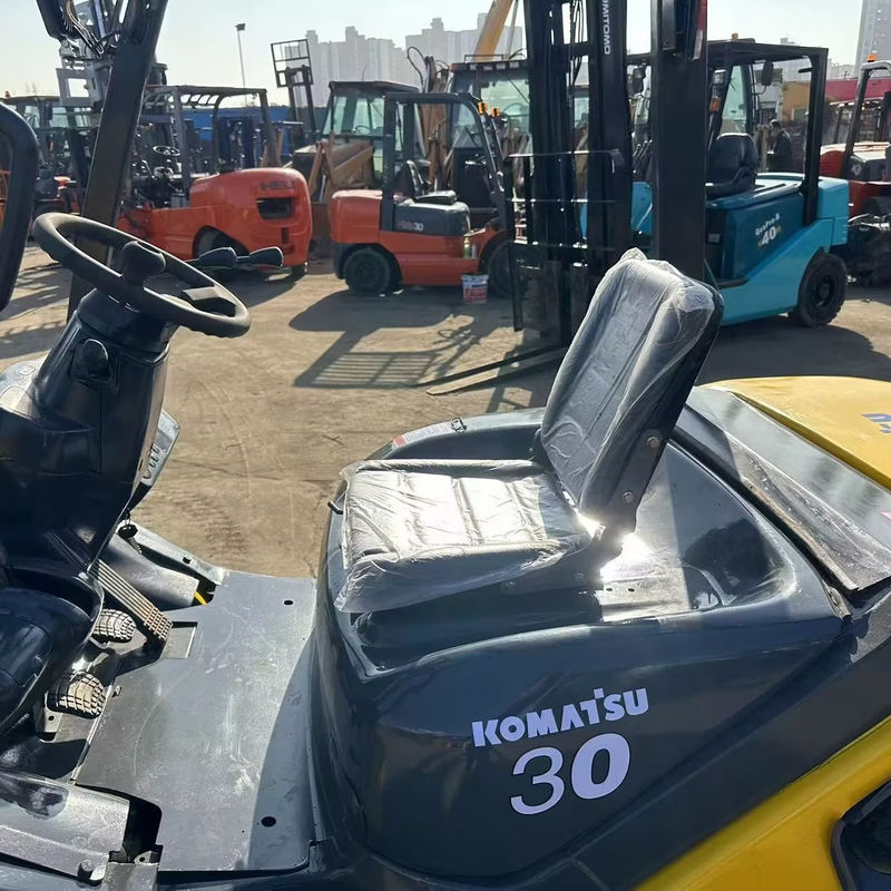 Home FD30 Original Japan Komatsu Used Forklift Loading Machine with 150mm Fork Width