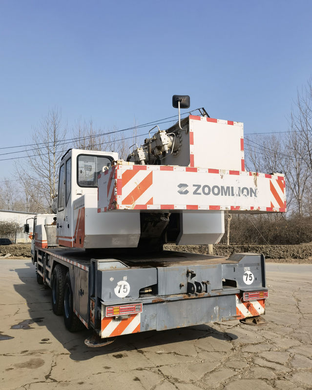 Used Zoomlion 25 Ton Hydraulic Truck Mounted Crane with Max. Lifting Height of 43m