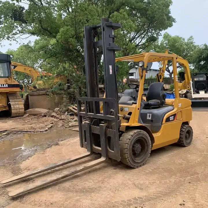 3 Ton Diesel Cat Forklift in Japan with Standard Lifting Height and 150mm Fork Width
