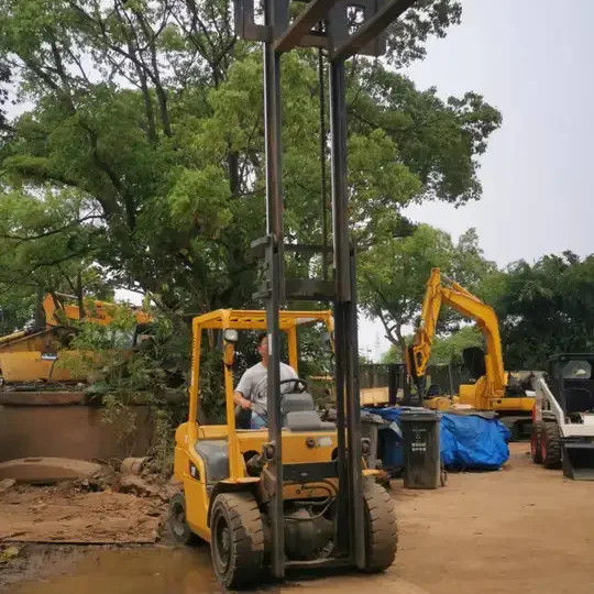 3 Ton Diesel Cat Forklift in Japan with Standard Lifting Height and 150mm Fork Width