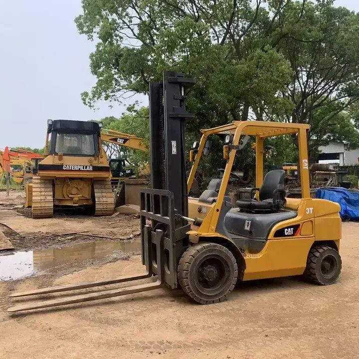 3 Ton Diesel Cat Forklift in Japan with Standard Lifting Height and 150mm Fork Width