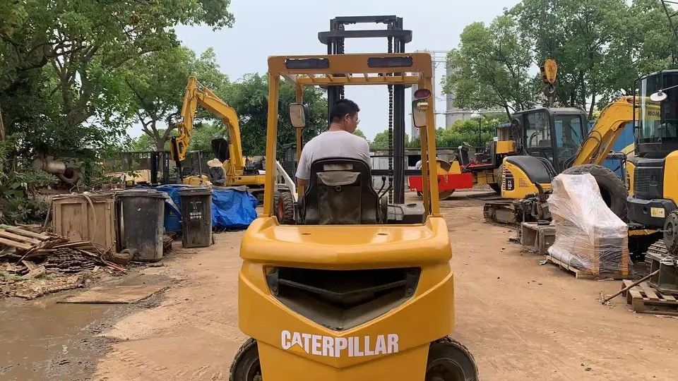3 Ton Diesel Cat Forklift in Japan with Standard Lifting Height and 150mm Fork Width
