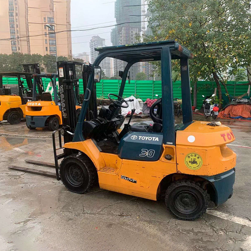 3 Ton Used Forklift with Sidesway and Diesel Engine Power from Japan in Good Condition