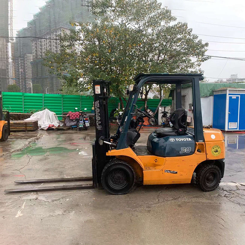 Diesel Engine Japan Toyota Used 3 Ton Triplex Forklift for Warehouse Material Handling