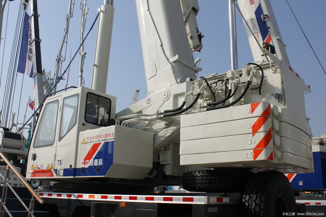 80 Ton Used Crane Machine Zoomlion Crane Truck x3000 Liftling Equipment for uae Market