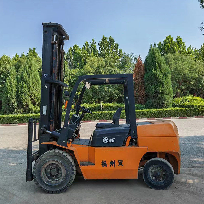 4.5 Ton Diesel Forklift 4WD Ideal for Various Working Environments and Tasks