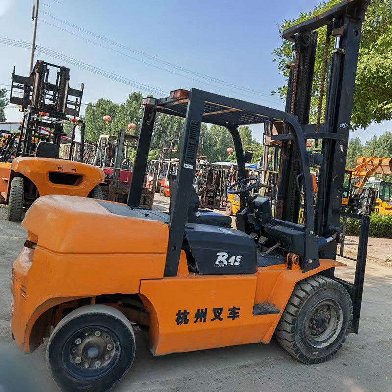 4.5 Ton Diesel Forklift 4WD Ideal for Various Working Environments and Tasks