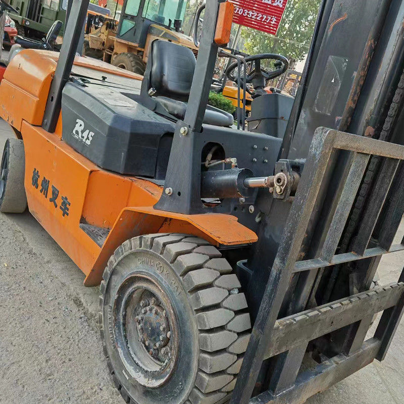 4.5 Ton Diesel Forklift 4WD Ideal for Various Working Environments and Tasks