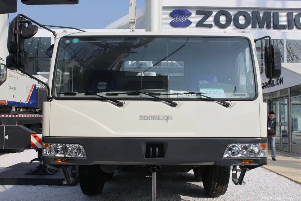 Used Zoomlion 80 Ton Crane Truck x3000 Max. Lifting Height 42.3M Working Hours 2001-4000